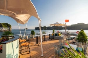 Hanoi/ Cat Ba: Isola di Cat Ba e baia di Lan Ha - Escursione di un giorno | Lusso