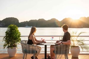 Hanoi/ Cat Ba: Isola di Cat Ba e baia di Lan Ha - Escursione di un giorno | Lusso