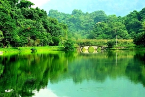 Au départ de Hanoi, explorez la nature, observez les animaux sauvages et les lucioles.