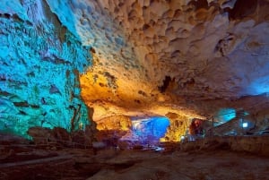 Fra Hanoi: Utforsk Ha Long Bay i 2 dager med et luksuscruise