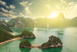 Dia inteiro em Ha Long com carro limusina e cruzeiro de luxo