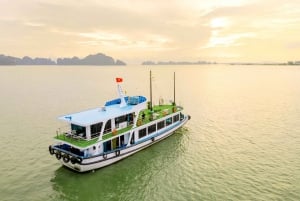 Dia inteiro em Ha Long com carro limusina e cruzeiro de luxo