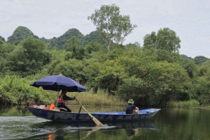 Hanoista: Hanoi: Koko päivän Perfume Pagoda ryhmäkierros lounaalla