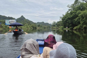 Hanoista: Hanoi: Koko päivän Perfume Pagoda ryhmäkierros lounaalla