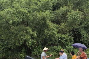 Hanoista: Hanoi: Koko päivän Perfume Pagoda ryhmäkierros lounaalla