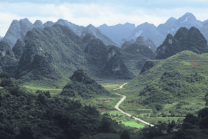 From Hanoi: Ha Giang Loop Tour 4Days 3Nights with easy rider