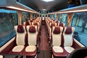 Из Ханоя: Роскошный круиз по заливу Ха Лонг Бэй с большой и маленькой группой