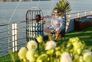 Fra Hanoi: Dagstur til Ha Long-bugten med jacuzzi og VIP-limousine