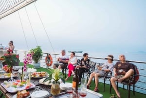 Au départ de Hanoï : croisière 5 étoiles dans la baie d'Ha Long avec déjeuner, kayak et jacuzzi