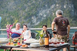 Au départ de Hanoï : croisière 5 étoiles dans la baie d'Ha Long avec déjeuner, kayak et jacuzzi