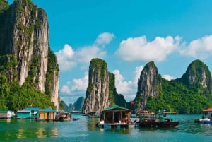 Ha Long Bay Cruise met jacuzzi, kajak en limousine vanuit Hanoi