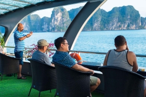 De Hanói: Cruzeiro de luxo na Baía de Ha Long com grupos grandes e pequenos