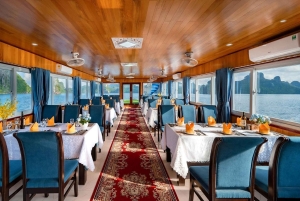 Desde Hanoi: Crucero de lujo de un día por la bahía de Ha Long con comida y kayak