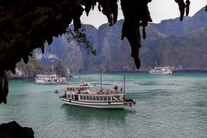Fra Hanoi: Ha Long Bay Spareture - store og små grupper