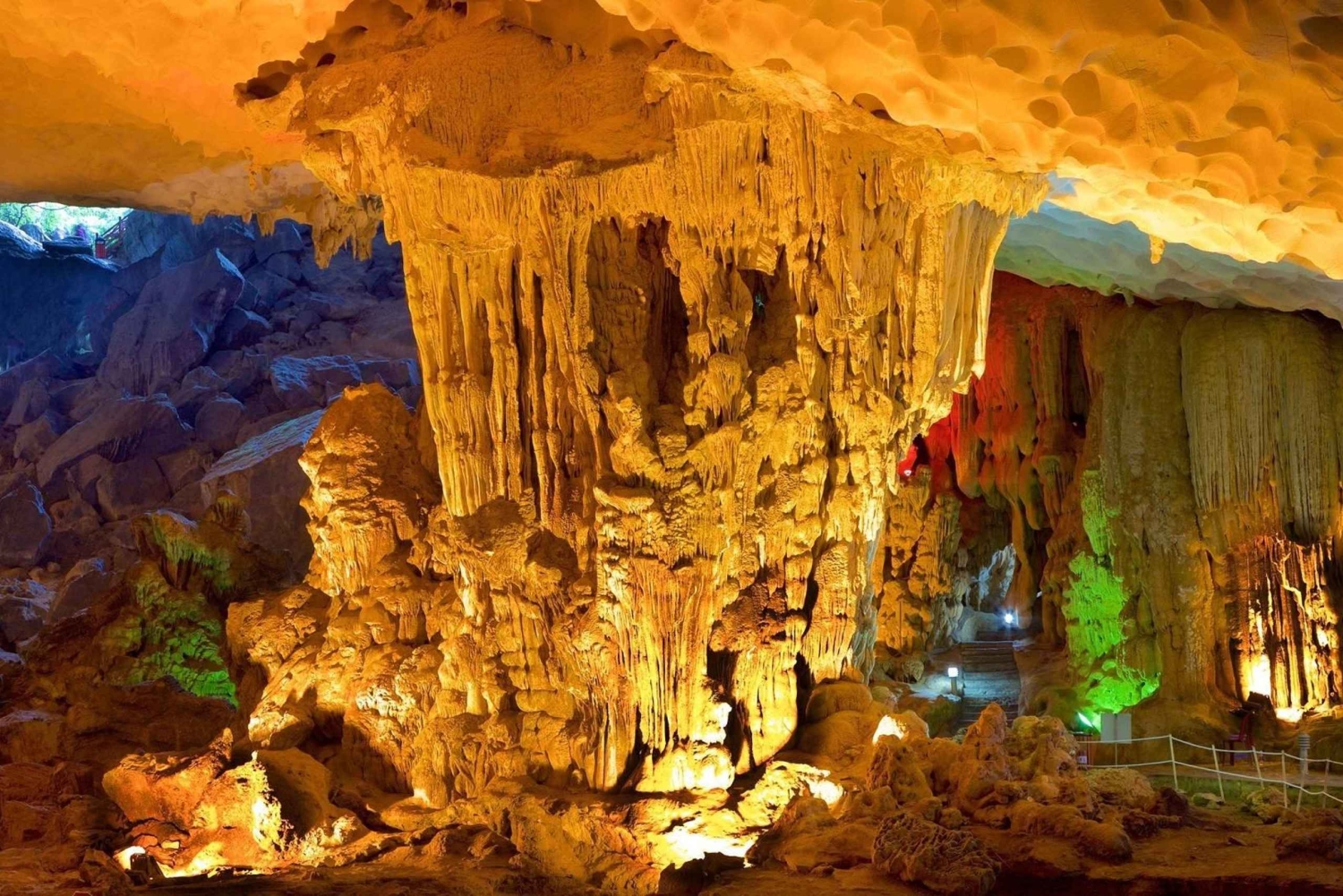From Hanoi: Halong Bay 1 Day Trip Visit Cave, Island, Kayak