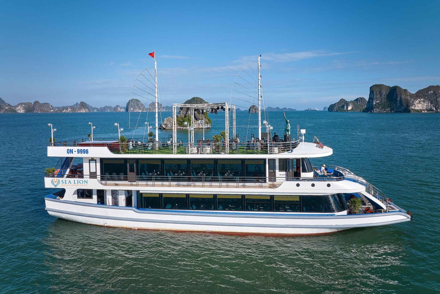 Fra Hanoi: Dagstur til Halong-bugten i 5-stjernet limousine