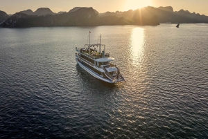 Fra Hanoi: Dagstur til Halong-bugten i 5-stjernet limousine