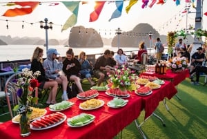 Da Hanoi: Escursione di un giorno nella Baia di Halong con grotta, isola e kayak