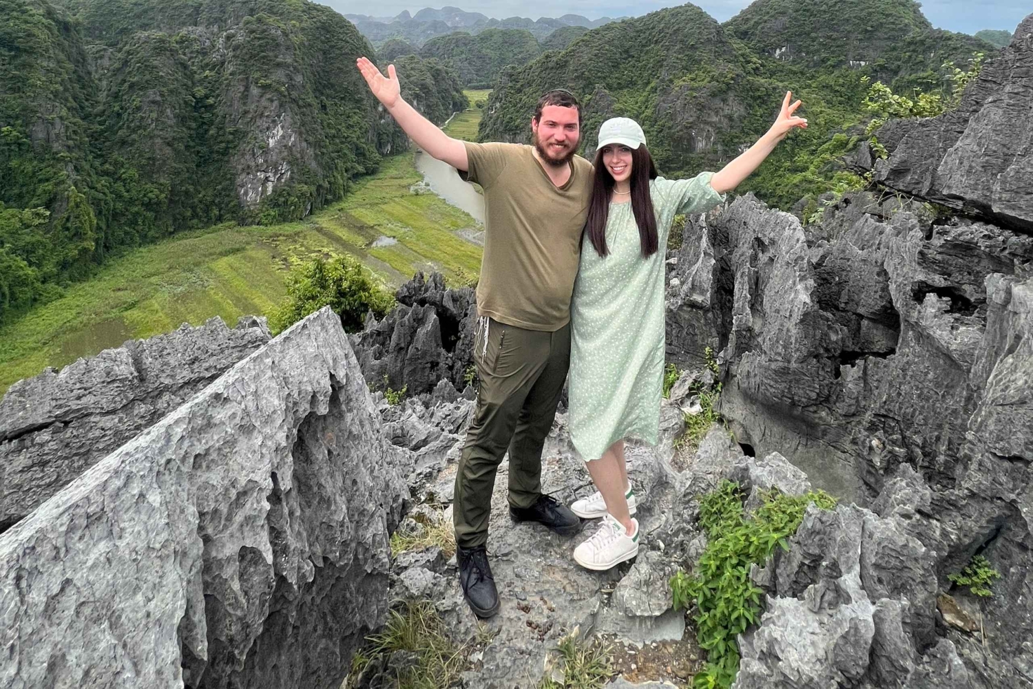 Från Hanoi: Hoa Lu, Mua-grottan och Tam Coc, dagsutflykt