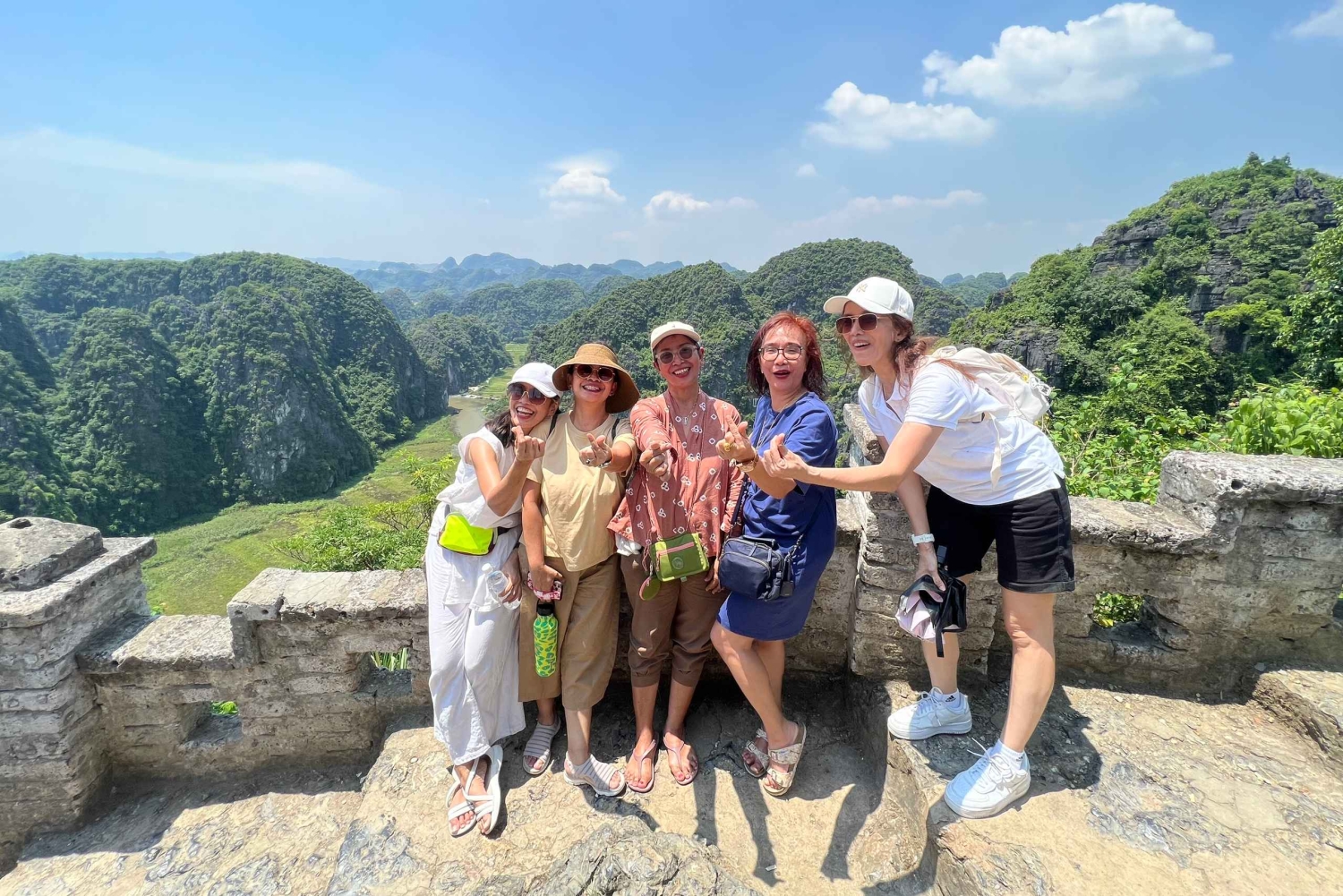 Från Hanoi: Hoa Lu, Mua-grottan och Tam Coc, dagsutflykt