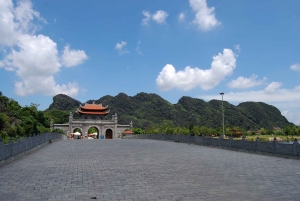 Från Hanoi: Hoa Lu, Mua-grottan och Tam Coc, dagsutflykt