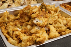 Hanoista: Hoa Lu & Tam Coc buffetlounaalla & pyöräilyllä