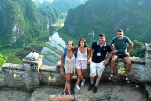 Hanoista: Hoa Lu & Tam Coc buffetlounaalla & pyöräilyllä