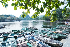 Hanoista: Hoa Lu & Tam Coc buffetlounaalla & pyöräilyllä