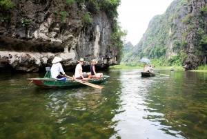 Da Hanoi: Viaggio a Ninh Binh con ciclismo e pranzo a buffet