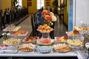 Da Hanoi: Viaggio a Ninh Binh con ciclismo e pranzo a buffet