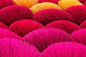 Landtour in kleiner Gruppe: Weihrauch, Kegelhut & Ha-Thai-Dorf