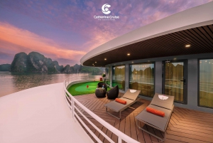 Crociera Ha Long 6★: tour di 2 giorni all'isola di Titop e alla grotta di Sung Sot