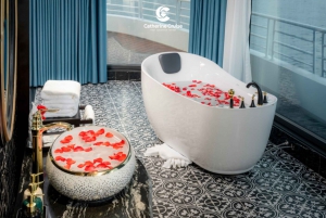 Crociera Ha Long 6★: tour di 2 giorni all'isola di Titop e alla grotta di Sung Sot