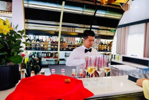 Crociera Ha Long 6★: tour di 2 giorni all'isola di Titop e alla grotta di Sung Sot