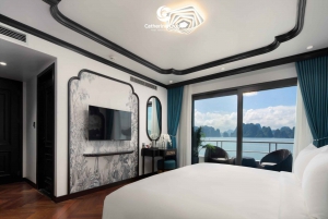 Crociera Ha Long 6★: tour di 2 giorni all'isola di Titop e alla grotta di Sung Sot