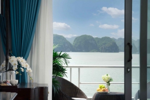 Crociera Ha Long 6★: tour di 2 giorni all'isola di Titop e alla grotta di Sung Sot