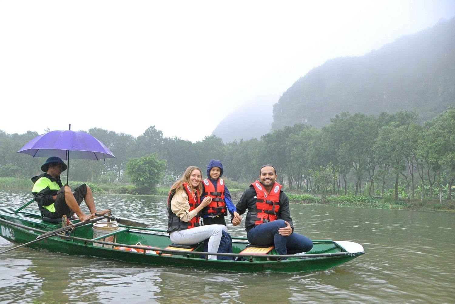 Из Ханоя: однодневная поездка в пещеру Муа, Чанган и Хоалы