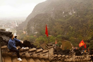 Из Ханоя: однодневная поездка в пещеру Муа, Чанган и Хоалы