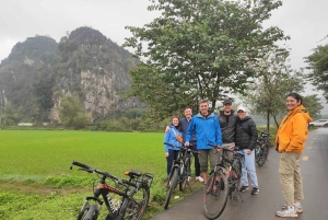 Из Ханоя: однодневная поездка в пещеру Муа, Чанган и Хоалы