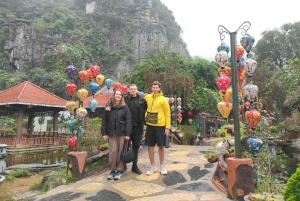 Из Ханоя: однодневная поездка в пещеру Муа, Чанган и Хоалы