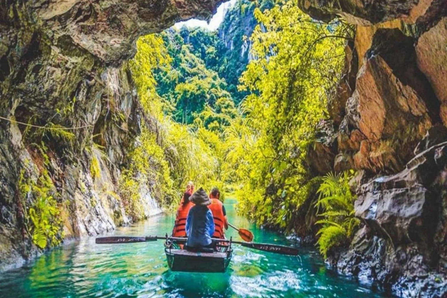 Depuis Hanoi : visite de 2 jours à Ninh Binh avec séjour en bungalow et déjeuner