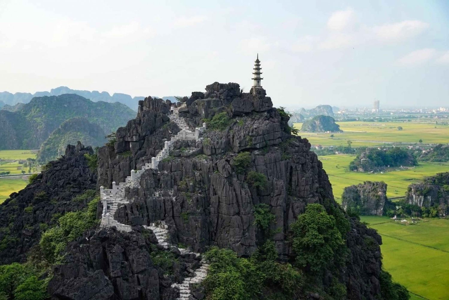 Depuis Hanoi : excursion d'une journée à Ninh Binh Express