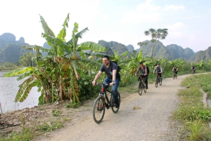 Fra Hanoi: Ninh Binh, Hoa Lu, Tam Coc-bådtur og Mua-grotten