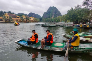 Fra Hanoi: Ninh Binh, Hoa Lu, Tam Coc-bådtur og Mua-grotten