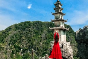Hanoi / Ninh Binh: Trang An eco-tourism - Hoa Lu & Mua Cave
