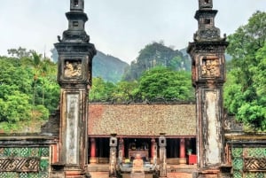 Hanoi / Ninh Binh: Trang An eco-tourism - Hoa Lu & Mua Cave