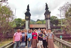 Hanoi / Ninh Binh: Trang An eco-tourism - Hoa Lu & Mua Cave