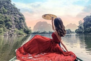 Hanoi / Ninh Binh: Trang An eco-tourism - Hoa Lu & Mua Cave