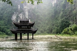 Hanoi / Ninh Binh: Trang An eco-tourism - Hoa Lu & Mua Cave