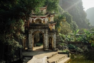 Z Hanoi: Lot hydroplanem nad Zatoką Halong i 6-godzinna wycieczka po Zatoce Halong